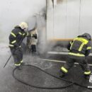 В Тверской области огнеборцы потушили загоревшуюся фуру и спасли груз от огня
