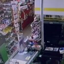 В Твери администратор магазина забрал выручку из кассы, чтобы погасить долги