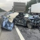 Под Тверью в ДТП с легковушкой и грузовиком пострадали 2 человека