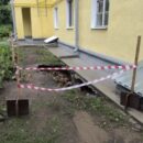 В Твери у подъезда жилого дома обвалился грунт