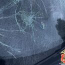 В Тверской области после конфликта двух мужчин автомобиль получил серьезные повреждения