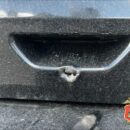 В Конаково мужчина расстрелял машину супруги из травмата после ссоры