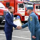 Виталий Королев и глава МЧС Александр Куренков передали тверским спасателям новую спецтехнику