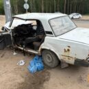Подробности аварии на улице Шишкова в Твери – пенсионер за рулем ВАЗа врезался в столби и получил травмы
