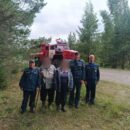 В Осташковском округе сотрудники МЧС нашли и вывели из леса заблудившихся грибников